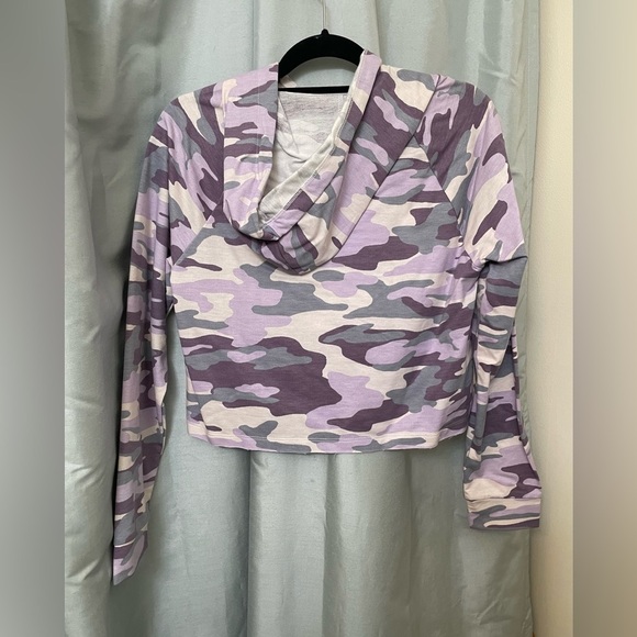 Purple camo cropped sweatshirt - Picture 4 of 5